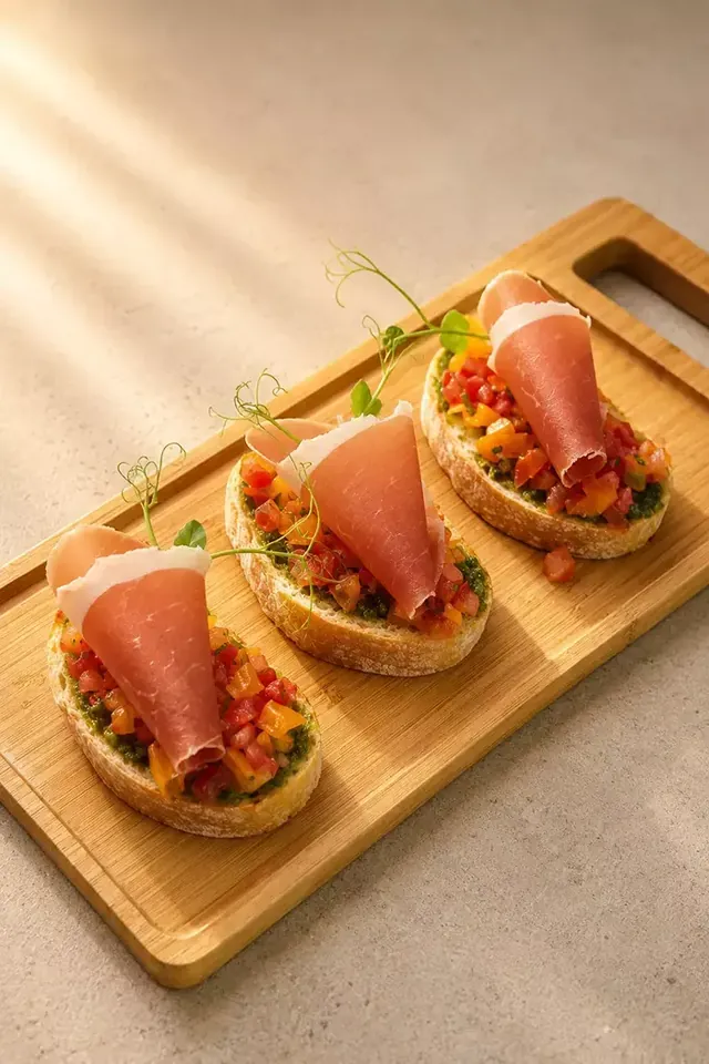 Bruschete cu prosciutto