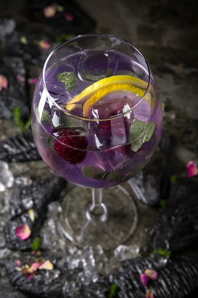 Purple Gin-Tonik