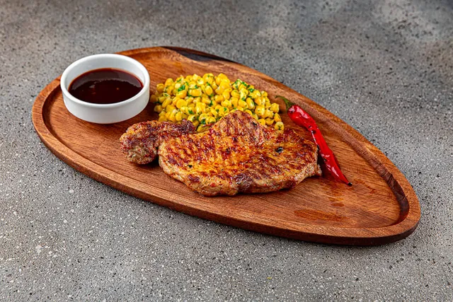 Steak de porc cu porumb